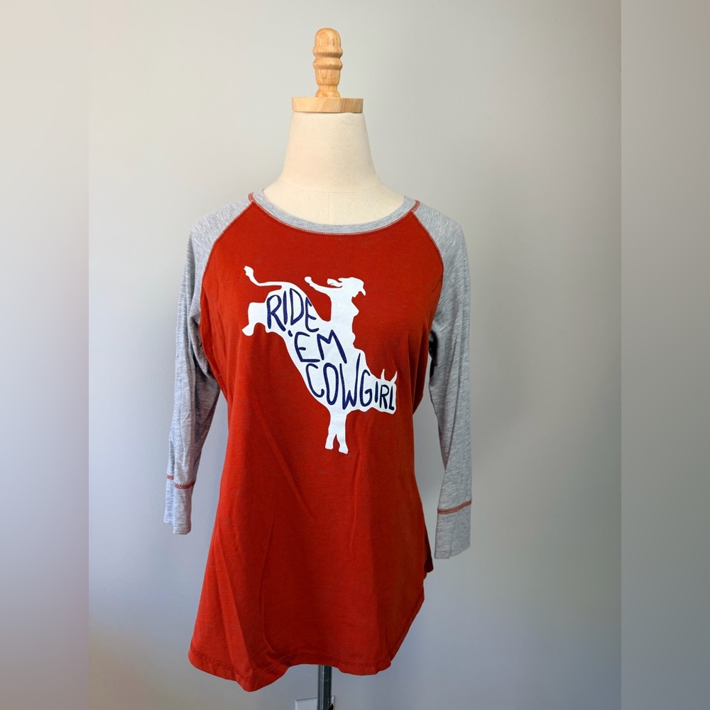 Ariat 3/4 Sleeve Tee in Rust and Gray